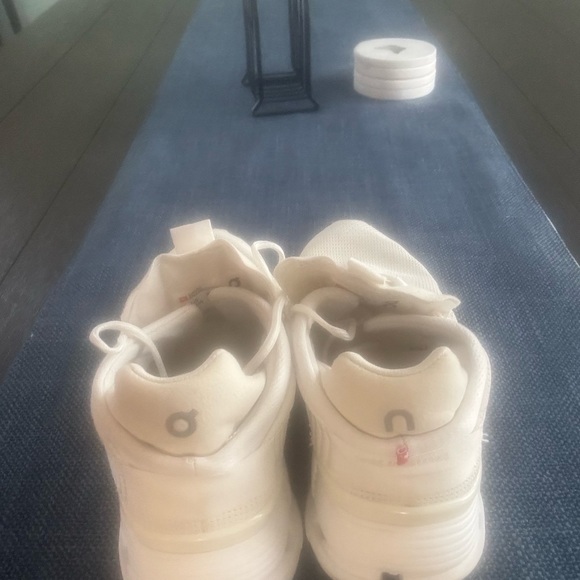 On Running White Athletic Shoes - Picture 4 of 7